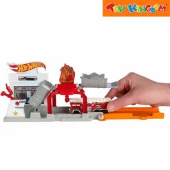Hot Wheels Fold Out City Blaze Blast Playset -Toy Haven Shop 39067162 FJN36 Blaze Blast 4
