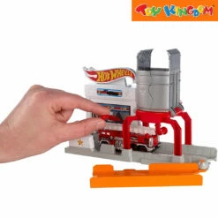 Hot Wheels Fold Out City Blaze Blast Playset -Toy Haven Shop 39067162 FJN36 Blaze Blast 8